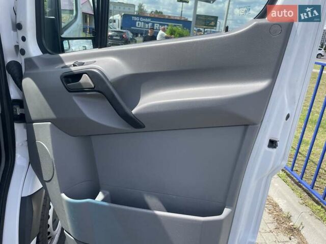 Белый Мерседес Sprinter, объемом двигателя 2.15 л и пробегом 625 тыс. км за 15000 $, фото 25 на Automoto.ua