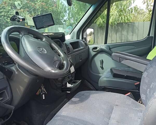 Белый Мерседес Sprinter, объемом двигателя 2.15 л и пробегом 400 тыс. км за 11200 $, фото 4 на Automoto.ua