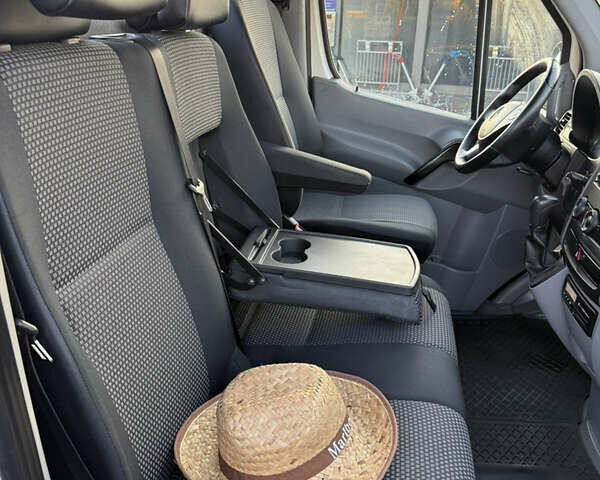 Білий Мерседес Sprinter, об'ємом двигуна 2.99 л та пробігом 328 тис. км за 21999 $, фото 19 на Automoto.ua