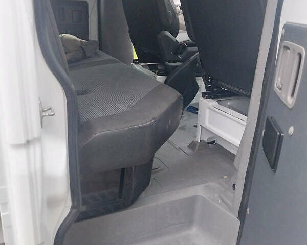 Белый Мерседес Sprinter, объемом двигателя 2.14 л и пробегом 205 тыс. км за 15000 $, фото 20 на Automoto.ua