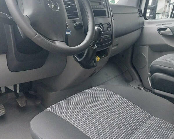 Белый Мерседес Sprinter, объемом двигателя 2.14 л и пробегом 205 тыс. км за 15000 $, фото 12 на Automoto.ua
