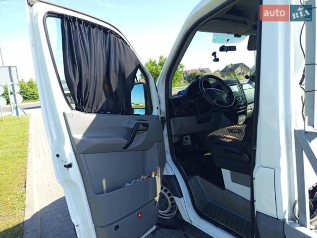Белый Мерседес Sprinter, объемом двигателя 2.14 л и пробегом 370 тыс. км за 18512 $, фото 18 на Automoto.ua