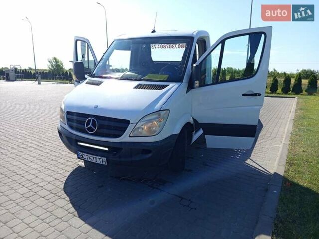 Белый Мерседес Sprinter, объемом двигателя 2.14 л и пробегом 370 тыс. км за 18512 $, фото 1 на Automoto.ua