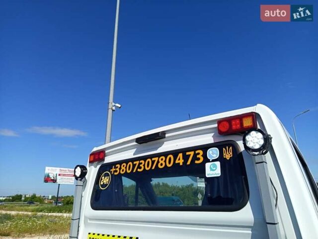 Белый Мерседес Sprinter, объемом двигателя 2.14 л и пробегом 370 тыс. км за 18512 $, фото 2 на Automoto.ua
