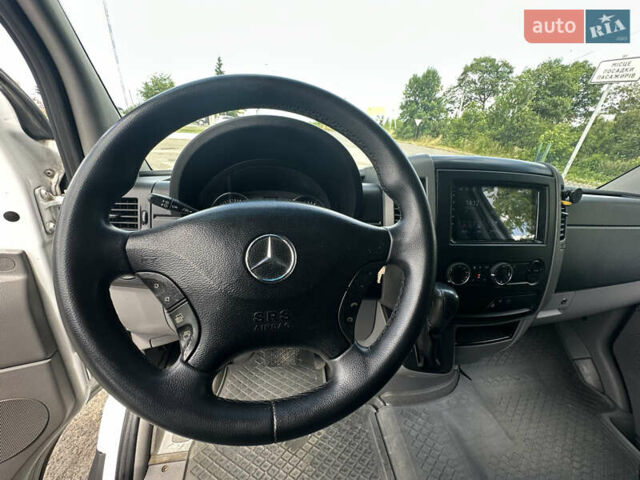Білий Мерседес Sprinter, об'ємом двигуна 2.99 л та пробігом 322 тис. км за 23777 $, фото 22 на Automoto.ua