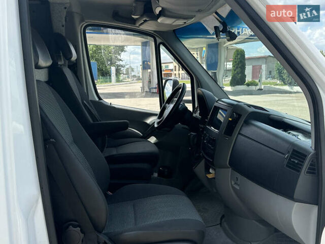 Белый Мерседес Sprinter, объемом двигателя 2.99 л и пробегом 322 тыс. км за 23777 $, фото 13 на Automoto.ua