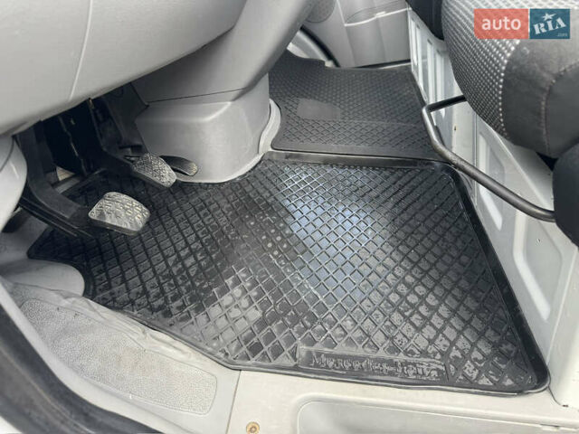 Белый Мерседес Sprinter, объемом двигателя 2.14 л и пробегом 301 тыс. км за 15500 $, фото 21 на Automoto.ua