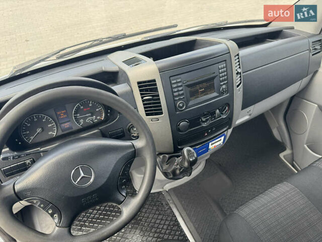 Белый Мерседес Sprinter, объемом двигателя 2.14 л и пробегом 301 тыс. км за 15500 $, фото 15 на Automoto.ua