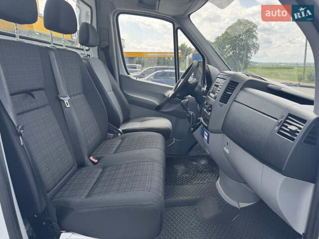 Белый Мерседес Sprinter, объемом двигателя 2.14 л и пробегом 301 тыс. км за 15500 $, фото 30 на Automoto.ua