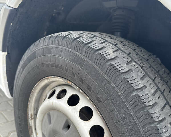 Белый Мерседес Sprinter, объемом двигателя 2.14 л и пробегом 301 тыс. км за 15500 $, фото 33 на Automoto.ua