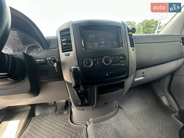 Белый Мерседес Sprinter, объемом двигателя 2.99 л и пробегом 322 тыс. км за 23777 $, фото 23 на Automoto.ua