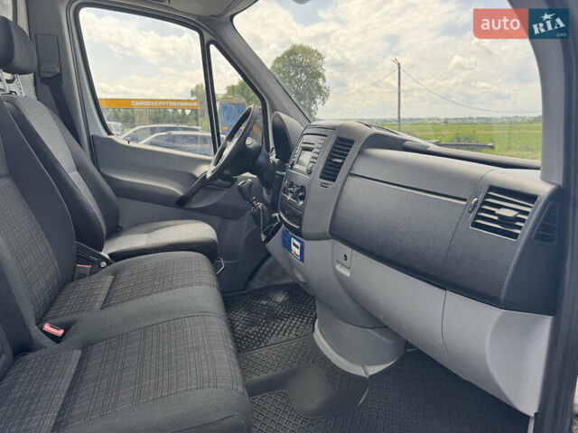 Белый Мерседес Sprinter, объемом двигателя 2.14 л и пробегом 301 тыс. км за 15500 $, фото 29 на Automoto.ua