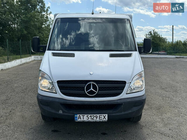 Белый Мерседес Sprinter, объемом двигателя 2.99 л и пробегом 322 тыс. км за 23777 $, фото 3 на Automoto.ua