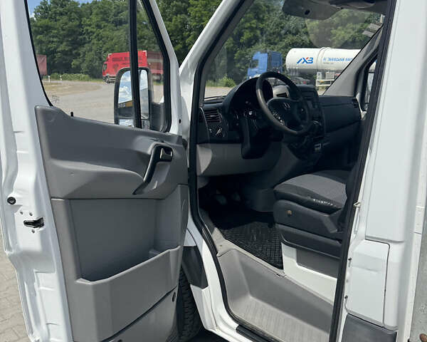 Белый Мерседес Sprinter, объемом двигателя 2.14 л и пробегом 301 тыс. км за 15500 $, фото 13 на Automoto.ua