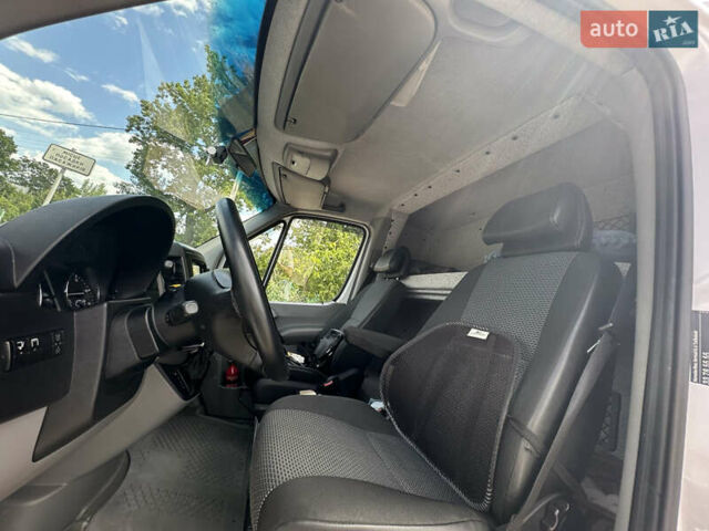Белый Мерседес Sprinter, объемом двигателя 2.99 л и пробегом 322 тыс. км за 23777 $, фото 25 на Automoto.ua
