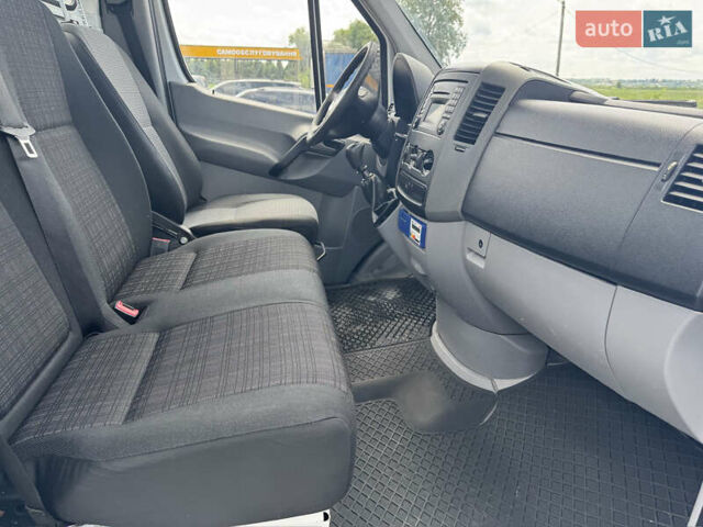 Белый Мерседес Sprinter, объемом двигателя 2.14 л и пробегом 301 тыс. км за 15500 $, фото 28 на Automoto.ua