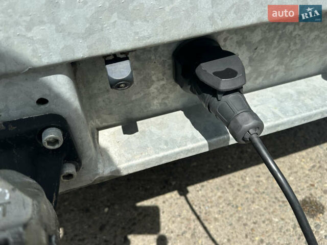 Белый Мерседес Sprinter, объемом двигателя 2.99 л и пробегом 322 тыс. км за 23777 $, фото 9 на Automoto.ua