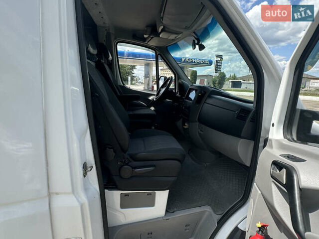 Белый Мерседес Sprinter, объемом двигателя 2.99 л и пробегом 322 тыс. км за 23777 $, фото 15 на Automoto.ua