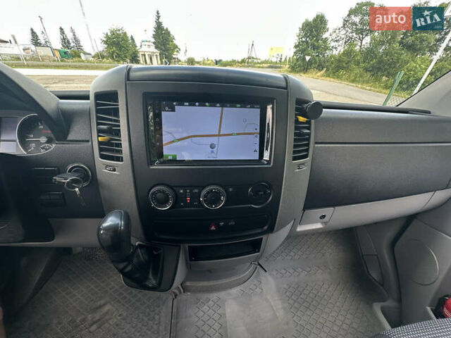 Белый Мерседес Sprinter, объемом двигателя 2.99 л и пробегом 322 тыс. км за 23777 $, фото 26 на Automoto.ua