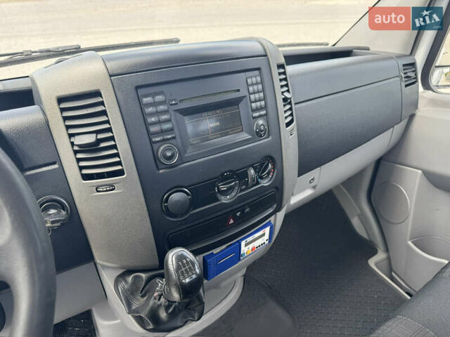 Белый Мерседес Sprinter, объемом двигателя 2.14 л и пробегом 301 тыс. км за 15500 $, фото 20 на Automoto.ua