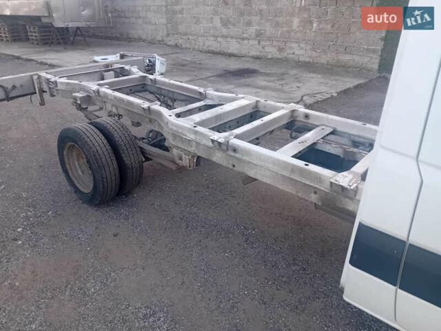 Белый Мерседес Sprinter, объемом двигателя 2.2 л и пробегом 440 тыс. км за 12000 $, фото 4 на Automoto.ua