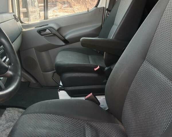 Белый Мерседес Sprinter, объемом двигателя 2.99 л и пробегом 780 тыс. км за 17900 $, фото 21 на Automoto.ua