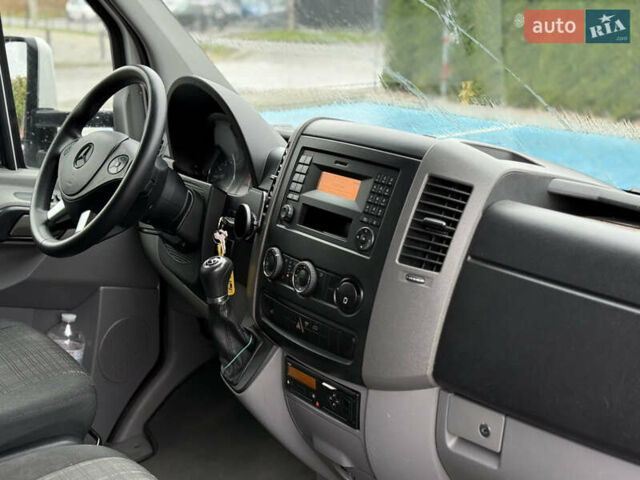 Белый Мерседес Sprinter, объемом двигателя 3 л и пробегом 396 тыс. км за 26000 $, фото 19 на Automoto.ua