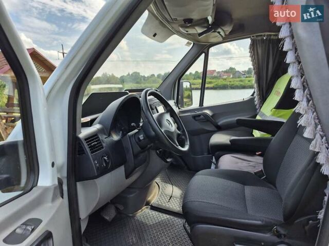 Белый Мерседес Sprinter, объемом двигателя 2.14 л и пробегом 400 тыс. км за 18500 $, фото 7 на Automoto.ua