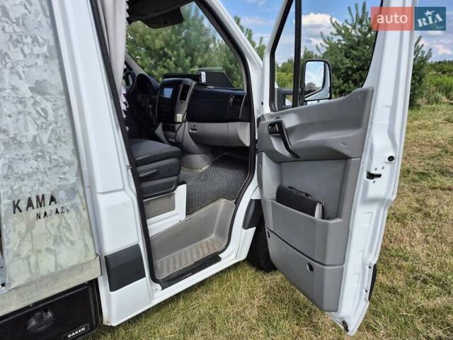 Белый Мерседес Sprinter, объемом двигателя 2.14 л и пробегом 400 тыс. км за 18500 $, фото 4 на Automoto.ua