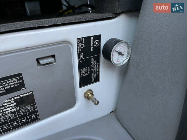 Белый Мерседес Sprinter, объемом двигателя 2.14 л и пробегом 347 тыс. км за 17950 $, фото 26 на Automoto.ua