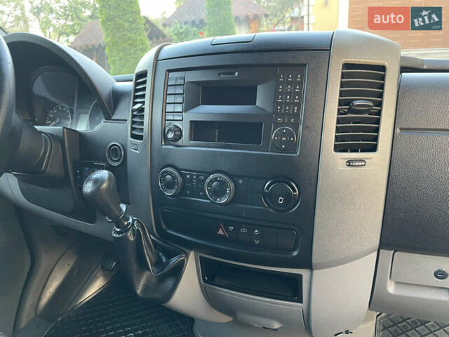 Белый Мерседес Sprinter, объемом двигателя 2.14 л и пробегом 347 тыс. км за 17950 $, фото 22 на Automoto.ua