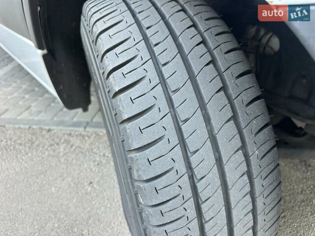 Белый Мерседес Sprinter, объемом двигателя 2.14 л и пробегом 419 тыс. км за 22999 $, фото 4 на Automoto.ua
