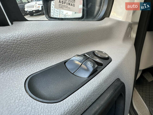 Білий Мерседес Sprinter, об'ємом двигуна 2.2 л та пробігом 419 тис. км за 24700 $, фото 28 на Automoto.ua
