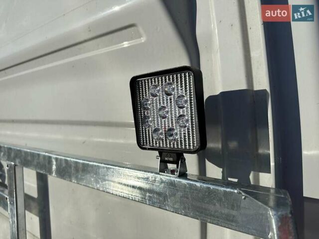 Белый Мерседес Sprinter, объемом двигателя 2.14 л и пробегом 370 тыс. км за 27300 $, фото 11 на Automoto.ua