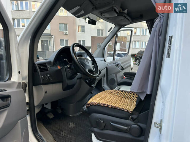 Белый Мерседес Sprinter, объемом двигателя 2.14 л и пробегом 419 тыс. км за 22999 $, фото 35 на Automoto.ua
