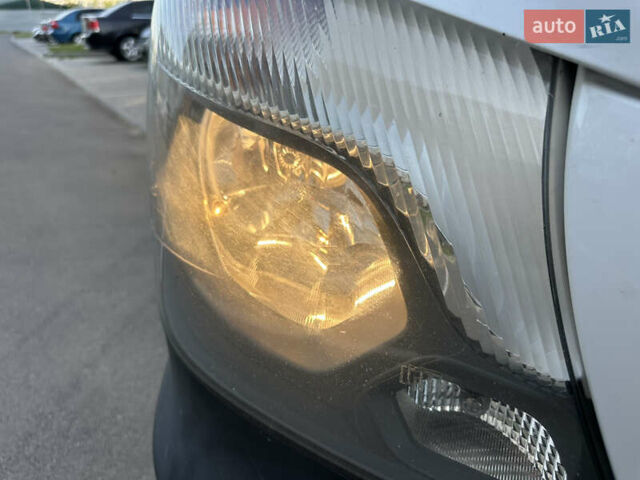 Белый Мерседес Sprinter, объемом двигателя 2.14 л и пробегом 419 тыс. км за 22999 $, фото 2 на Automoto.ua