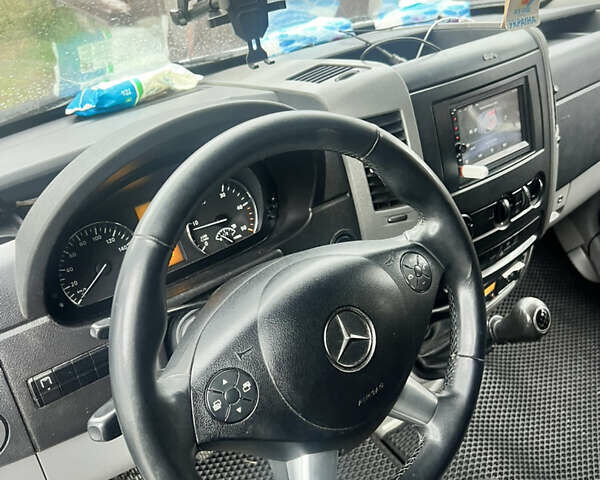 Белый Мерседес Sprinter, объемом двигателя 2.14 л и пробегом 377 тыс. км за 25000 $, фото 1 на Automoto.ua