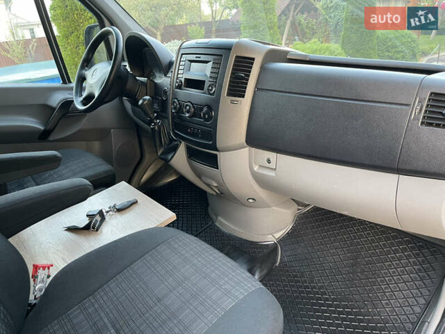 Белый Мерседес Sprinter, объемом двигателя 2.14 л и пробегом 347 тыс. км за 17950 $, фото 21 на Automoto.ua