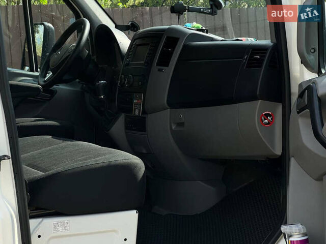 Белый Мерседес Sprinter, объемом двигателя 2.99 л и пробегом 278 тыс. км за 34499 $, фото 9 на Automoto.ua