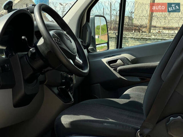 Белый Мерседес Sprinter, объемом двигателя 2.99 л и пробегом 278 тыс. км за 34499 $, фото 18 на Automoto.ua