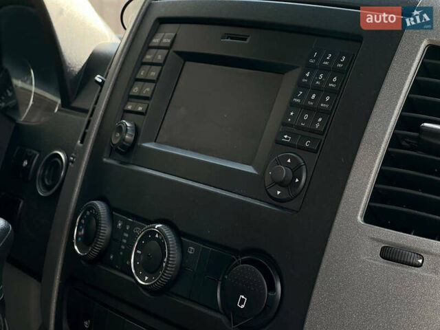 Белый Мерседес Sprinter, объемом двигателя 2.99 л и пробегом 278 тыс. км за 34499 $, фото 14 на Automoto.ua