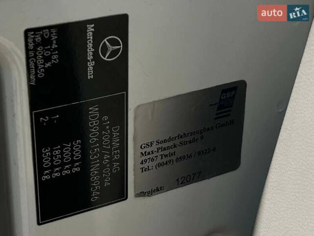 Белый Мерседес Sprinter, объемом двигателя 2.99 л и пробегом 278 тыс. км за 34499 $, фото 27 на Automoto.ua