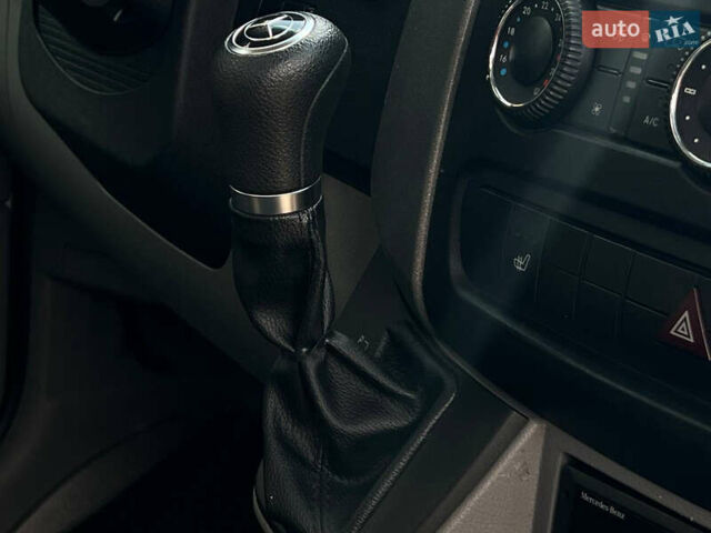 Белый Мерседес Sprinter, объемом двигателя 2.99 л и пробегом 278 тыс. км за 34499 $, фото 13 на Automoto.ua