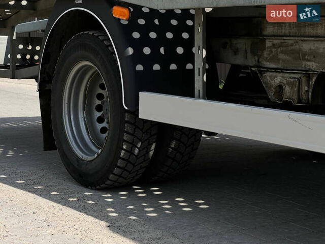 Белый Мерседес Sprinter, объемом двигателя 2.99 л и пробегом 278 тыс. км за 34499 $, фото 5 на Automoto.ua