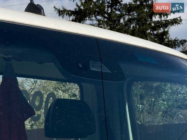 Белый Мерседес Sprinter, объемом двигателя 2.99 л и пробегом 278 тыс. км за 34499 $, фото 30 на Automoto.ua