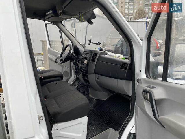 Белый Мерседес Sprinter, объемом двигателя 2.14 л и пробегом 437 тыс. км за 18900 $, фото 7 на Automoto.ua