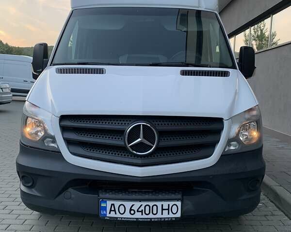 Белый Мерседес Sprinter, объемом двигателя 2.14 л и пробегом 370 тыс. км за 29900 $, фото 3 на Automoto.ua