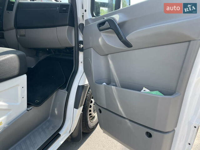 Белый Мерседес Sprinter, объемом двигателя 2.14 л и пробегом 400 тыс. км за 23000 $, фото 5 на Automoto.ua