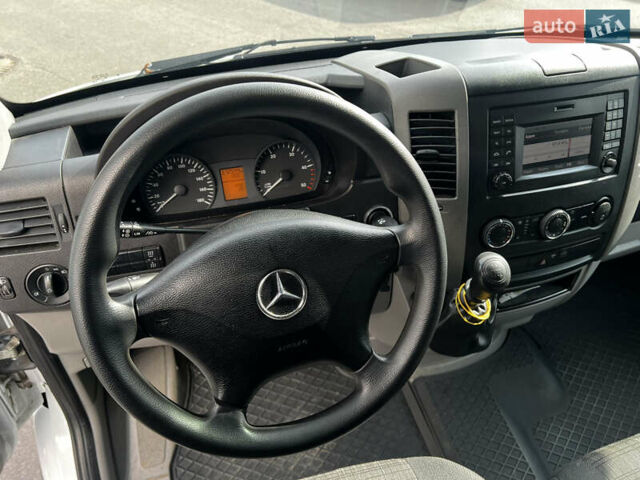 Белый Мерседес Sprinter, объемом двигателя 2.14 л и пробегом 370 тыс. км за 24849 $, фото 33 на Automoto.ua