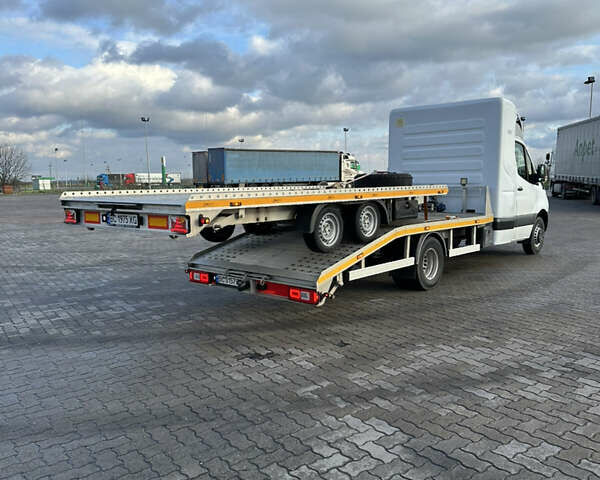 Белый Мерседес Sprinter, объемом двигателя 2.99 л и пробегом 126 тыс. км за 47000 $, фото 3 на Automoto.ua